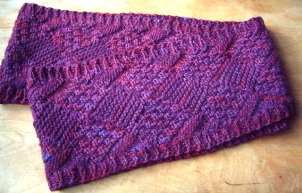 Textured Infintiy Scarf from Gwen Bortner’s Entrelac Knitting Craftsy class. It’s fully reversible, and I added the ribbed borders by using the reversible pick-up technique taught in the class.